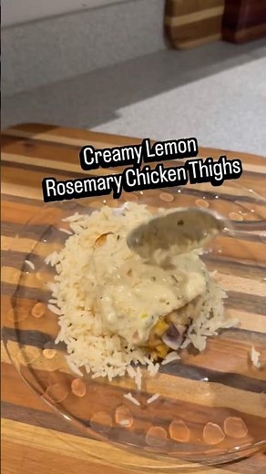Creamy Lemon Rosemary Chicken Thighs #easyweeknightmeals #yogurtshake