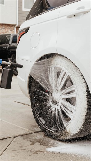 Rad Rinse Mobile Detailing | Southern UT on Instagram: "ACID - Saves lives, time, and money. Definitely essential for professional detailing🧼 Learn to use it, and upgrade your detailing skillz💪🏼 Acidic Shampoo - Yum Reset, Carpro Descale @yumcars_official @carpro_us Water Spot Removers - CCI Heavy Mineral Deposit, P&S Water Spot Remover, PNS Crystal Wash @psdetailproducts Wheel Acid - Superior F30 Acid @superiorproducts #autodetail #detailingproducts #acid #wheelacid #acidwash #carcare #prode