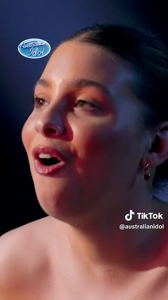 Gisella felt all the love from Perth last night as her hometown sent in messages of support for the Grand Final 💙 SMS 'Gisella' to 0457 500 700 if you want her to be your next #AustralianIdol & then tune in 7.30 tonight to see if she takes home the crown 👑⭐️