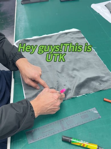 UTK Jade Therapy Heating Pad’s craft details fully exposed✨ Watch our pro pattern makers refine the design to fit every curve of your shoulders, neck, waist and abdomen—ultra comfy & perfectly contoured! Every single UTK pad passes strict multi-round quality checks, with layers of inspection for unbeatable quality and safety! Natural jade paired with far-infrared tech for professional heating therapy, reliable and secure in every way. No shoddy production, just genuine craftsmanship! UTK is seri