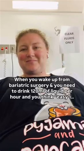 🤯 I can’t be the only one this happened to… One of the first unexpected challenges I faced after gastric sleeve surgery (VSG)? Water. Something that used to feel so simple - suddenly felt like a full-time job. But before you get frustrated or feel like you’re doing something wrong - breathe. This is normal. Your body just went through a major change and learning how to hydrate post bariatric surgery takes time. Here are some WLS tips that helped me early on in my VSG journey: ✔️ Sip small, sip 