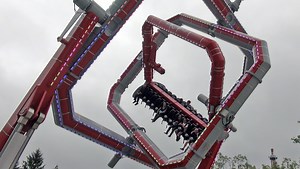 Justice League star visits Cyborg ride at Six Flags Great Adventure