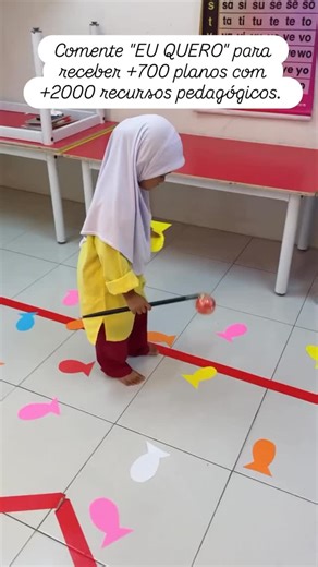 Atividades Pedagógicas | Cada cor no seu lugar! Organizando o mundo 🌈✨ ​O cérebro da criança ama padrões! Ao separar os objetos por cor (pareamento), os pequenos... | Instagram