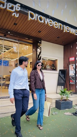 Praveen Jewels on Instagram: "Why let your old jewelry sit in a locker when it could be your next statement piece?🌟 Experience 100% transparency and the finest craftsmanship at Praveen Jewels. Bring in your old gold and walk out with a masterpiece from our latest Diamond, Gold, and Silver collections. ✨Purity you can trust. ✨Designs you’ll love. ✅Government Approved Valuers ✅100% Value Back on Old Gold ✅Transparent Purity Testing (Melting & Spectrometer) #PraveenJewels #GoldExchange #Vijayanaga