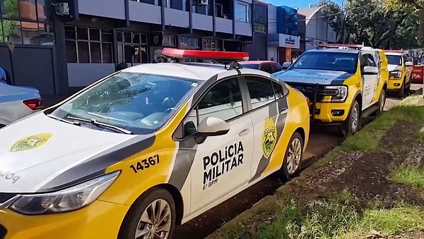Detidos após operação contra contrabando em Santa Tereza são encaminhados à delegacia da Polícia Federal