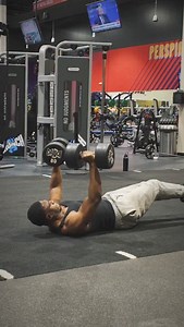 10 is an arbitrary number 🧐 Your muscles dont know what counting is 🤦🏾‍♂️ They only understand tension and failure 🤷🏾‍♂️ If you stop at 10 reps because that’s “the number,” but you had 5 more reps in the tank, you did a warm-up, not a work set ‼️ Pick a weight where you fail between 8 and 12 reps. If you can do 13, the weight is too light. If you can only do 5, it’s too heavy. Train to failure, not to a number 🎯 follow @raphell_1 for more fitness tips ‼️ #hypertrophy #trainingtips #gymmyth