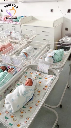 Hamilələrimizin keşiyində duran ginekoloqlarımız və mamalarımız dünyaya gətirdikləri körpələrimiz üçün nigaran qalmasınlar. Yenidoğulmuşlar şöbəmiz bu körpələrin keşiyində gecə-gündüz xüsusi diqqət və qayğı ilə dayanır.Real Tibb Mərkəzi bir ailə brendidir. #keşfet #kesfetteyiz #kesfet #kesfetteyiz #kesfetbeniöneçıkart