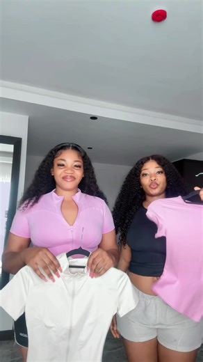 High quality Basic tops ✨ 6500frs 📍Douala