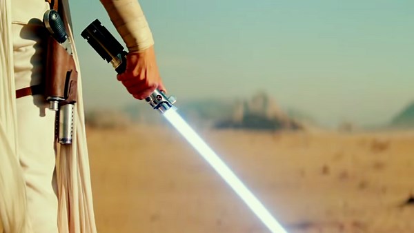 Everything We Know About Lightsabers in the STAR WARS Universe