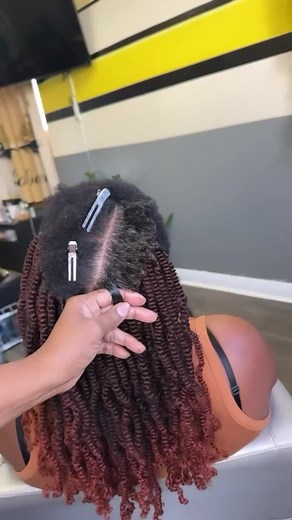 These spring twists are so cute! 😍 If you haven’t tried them before, this is your sign! They’re so lightweight and versatile. 🎥 credit: @ie_knot_adread (hairstylist based in California Inland Empire, go check her out!) Follow @braidhairstyles_com for more braids inspo, tips, tutorials and more 💗 #springtwists #kinkytwists #kinkytwist #hairstyleinspo #californiahairstylist Visit braidhairstyles.com for more inspiration. | braidhairstyles_com