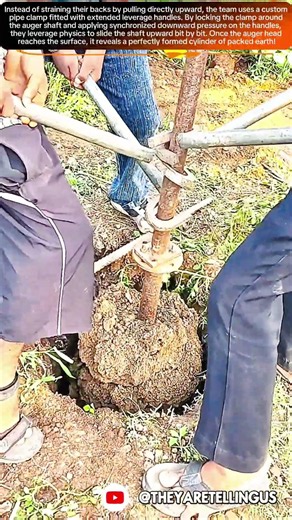 How Workers Pull Heavy Earth Augers from Deep Holes Without Heavy Machinery #engineering #skills#diy