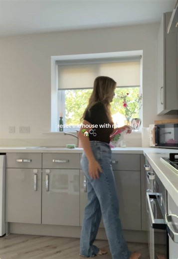 reset the house with me in all the gaps between work and parenting lol !! loved having a busy weekend but all the little jobs just pile up so quick #mumvlog #mumsoftiktok #motherhood #parenting #reset #housereset #resetroutine #toddlermama #wfh #motherhoodunplugged #dailyvlogs #minivlog