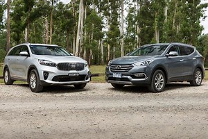Hyundai Santa Fe v Kia Sorento 2018 Comparison - carsales.com.au