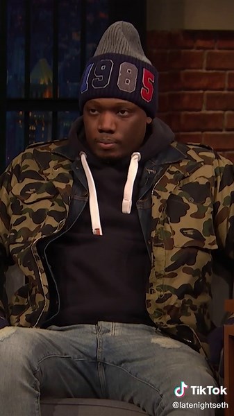 che’s instagram is wild #sethmeyers #lnsm #che #jost #michaelche #colinjost #snl #pranks #tv #lol #instagram #ig #weekendupdate