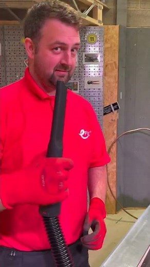 Installing a Ceiling Light In 60 Seconds