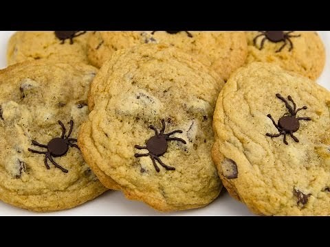 Spider Chocolate Chip Cookies: Halloween Chocolate Chip Cookies from Cookies Cupcakes and Cardio