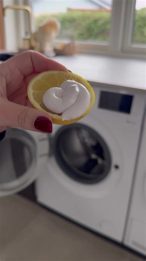 Effektiv Maskine Rens med Citron og Eddike