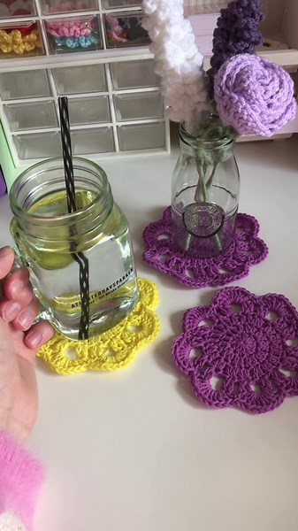 Lets make some Flower coasters using clear as cotton from @MAYKR. How beautiful do they look!! Tutorial soon? #crochet #crochetbysammie #yarn #cottonyarn #flowerbouquets #crochetbouquets #crochetbouquets #crochetflowers #smallbusiness #yarntok