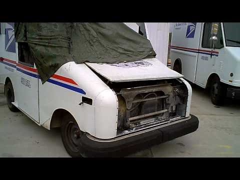 Postal Vehicle Wrecks Mail Truck Testing the Creative Vado