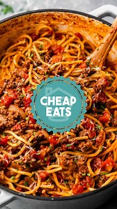 This one pot spaghetti is dinner magic—everything cooks in a single pan (yep, even the noodles), and somehow it still tastes like you had time to simmer sauce all afternoon. Less mess, more flavor, and zero side-eye from the dish pile. https://thestayathomechef.com/one-pot-spaghetti/ | The Stay At Home Chef