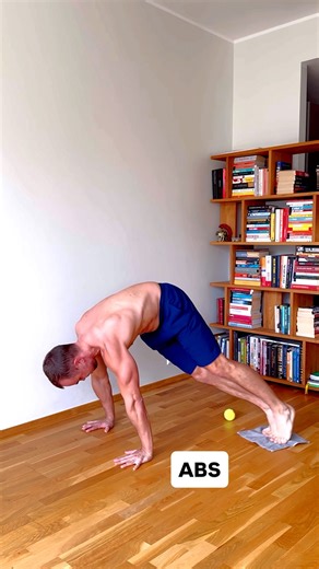 Igor System 🇪🇪 | Mobility on Instagram: "Train abs + clean your home at the same time 💪🫧 #multitasking #absworkout #coretraining #homeworkout"