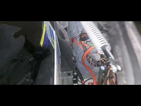 Sistema de retencion error 93b2, falla en borne de seguridad de la bateria resuelto BMW E60