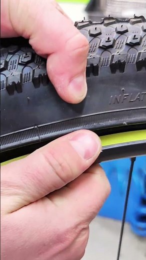 Quick installation of a tire on a bicycle wheel.