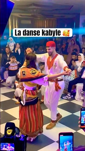 La danse kabyle 🥰 juste magnifique