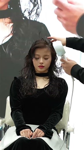 Chinese-style perm, Chinese-style haircut, advanced perm with loose strands,