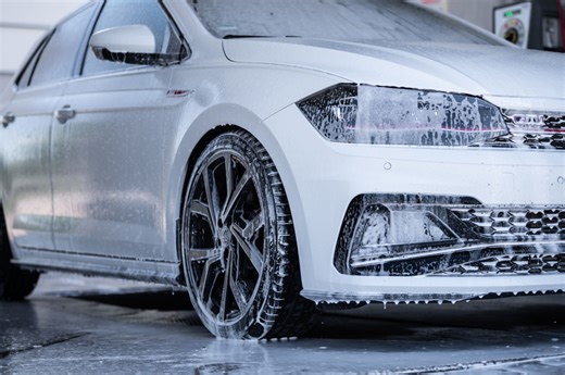 5 Ways to Wash Your Car in Winter