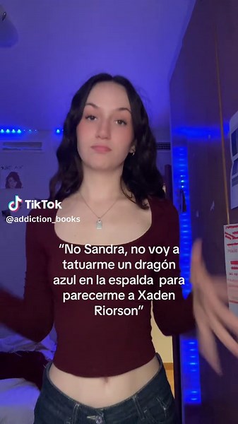 😐#libroslibroslibros #booktok #imjustagirl #alasdesangre #xadenriorson