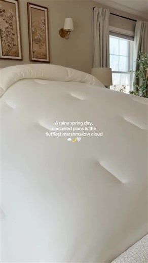 Cancelled plans rainy day = this blanket 🤍☁️ Feels like being wrapped in a fluffy marshmallow cloud. ✨ Ultra soft & cozy 🛋 Perfect for couch, bed & chill days 😴 Instant comfort mode ON 💯 100-day guarantee Once you try it… you won’t get out of it 😮‍💨 Comment “LINK” and I’ll send it to you 🔗 #comfort #fyp #cozyhome #viralproducts #pourtoi