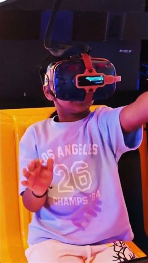 10-Year-Old Meets MYSTERY Friend in VR… What Happens Next Is INSAN #bugging #skitch #strange