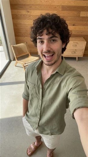 Use This AI to Design Logos and Graphics Instantly