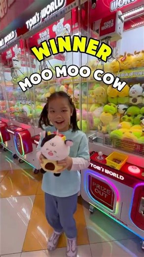 Found the EASIEST WIN Place | Tom’s World Shanghai #clawmachine #arcade #fun