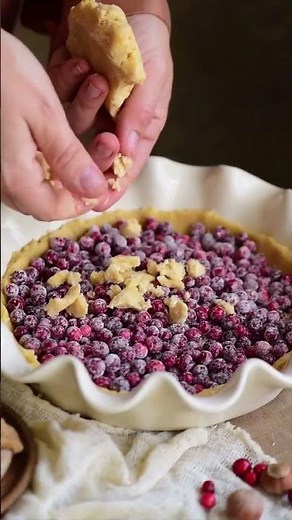 Quick Cranberry Pie in Just 40 Minutes: Perfect Autumn Dessert
