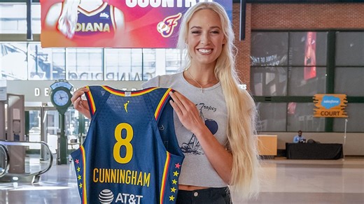 Indiana Fever introduce Sophie Cunningham
