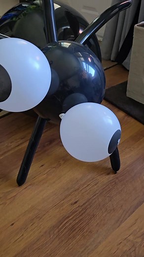 DIY Balloons Spider Tutorial for Halloween Arch