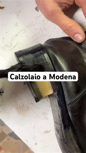 Calzolaio a Modena #calzolaio #modena #restauro #asmr #asmrcommunity