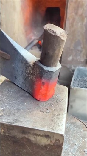 How to Sharpen & Shape an Axe Edge | Rounding the Axe Blade Properly 👍 #shorts