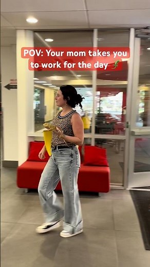 Day in the life of PetSmart associate Jordan and her bearded dragon, Reg 🦎 #PetSmart