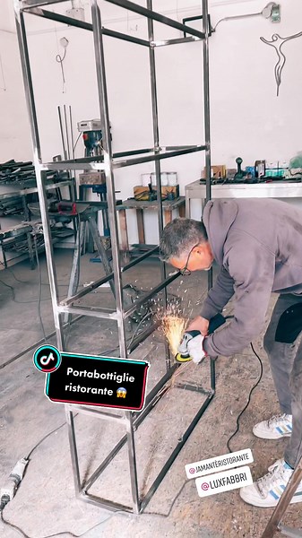 Metal Frame Design Techniques in an Industrial Workshop