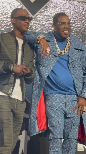 Top of my #VMAs checklist: a quick fit check with the one and only Busta Rhymes 👕 | Video Music Awards