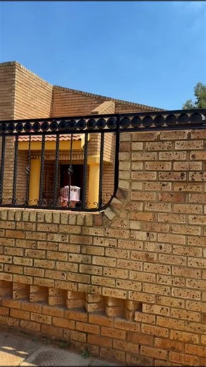 Delicious 8-Inch Mini Mouse Round Cake
