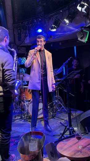 Experiencia Jazz en París: La Magia de Blue Moon