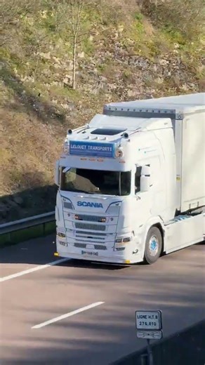 White scania #hollandclass #hollandstyle #germantruckdriver #truckspotter #shorts #viralshorts