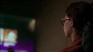 Nahaufnahme des Fernsehführers für kaukasische Frauen: Stockvideos & Filmmaterial (100 % lizenzfrei) 1104295823 | Shutterstock