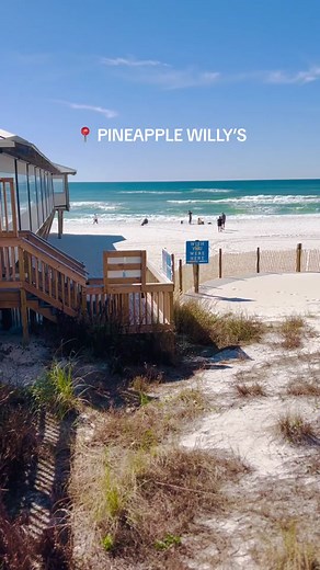 No visit to PCB is complete without stopping @pineapplewillys! 🍍💛 #pineapplewillys #pineapplewillyspcb #pcb #panamacitybeach #florida #vacationplanning