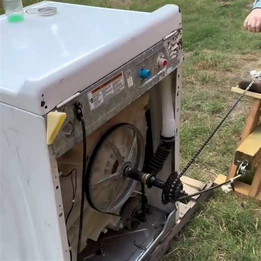 Mind Decode X on Instagram: "Japan has created a futuristic human-washing machine where you simply step inside, relax, and come out completely clean. It works just like a high-tech car wash, but for humans. This video shows how advanced and surprising Japanese technology can be. Would you try something like this? #MindDecodeX #JapanTechnology #FutureTech #HumanWashingMachine #JapaneseInnovation #TechReels #ViralReels #AmazingTechnology #NextLevel #TrendingReels"