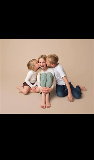 Family moments behind the scenes 懶 Let’s update your moments too  | Memory Boutique Photography | Facebook